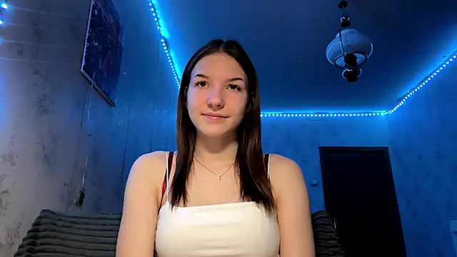 Beauty miIa online show from November 19, 2025, 3:23 pm