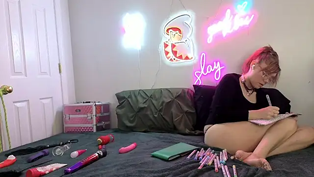 daddysprincess731 online show from April 2, 2026, 2:42 am