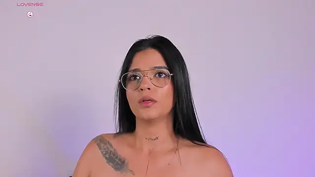 Snapshot of Sophie_Duarte chatting on May 18, 2026, 2:29 am Sophie Duarte online show from May 18, 2026, 2:29 am
