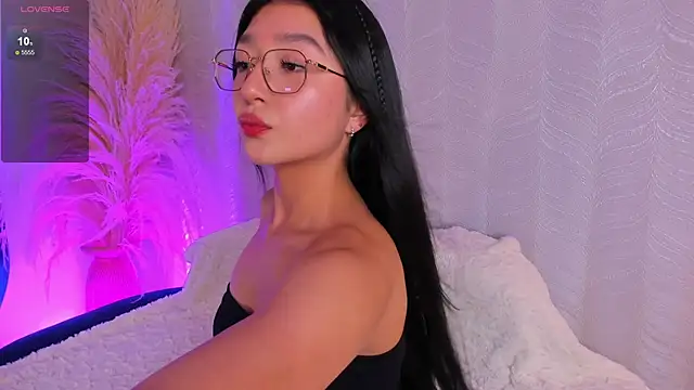 Snapshot of sydney_miller_ chatting on July 15, 2026, 1:33 am sydney miller online show from July 15, 2026, 1:33 am