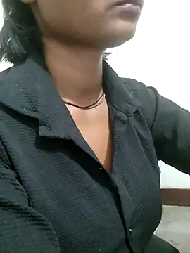 Rinki hoty online show from November 1, 2025, 4:20 pm