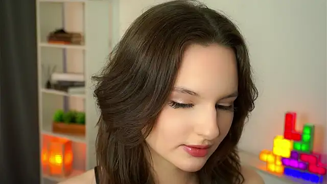 AlonaBackers online show from October 25, 2025, 10:12 am
