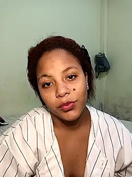 Snapshot of NickiiiNova chatting on October 30, 2025, 6:04 am NickiiiNova online show from October 30, 2025, 6:04 am