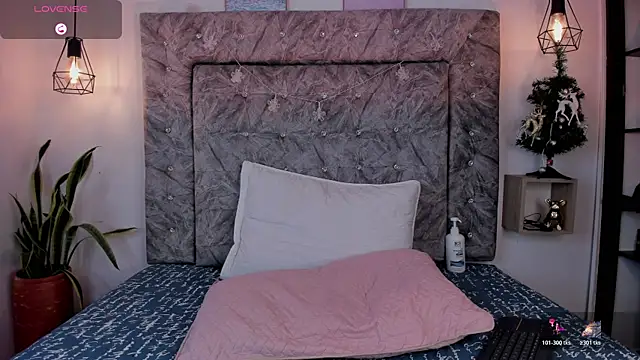 Amatista desire online show from December 19, 2025, 12:23 pm