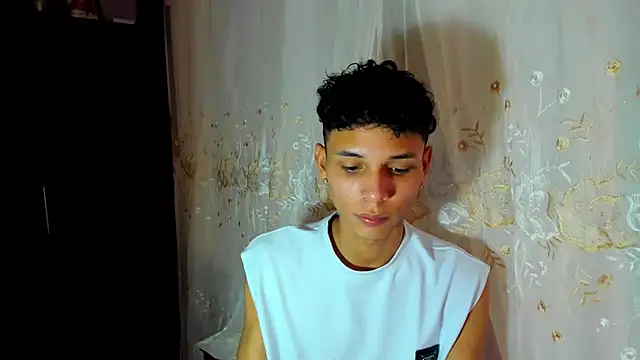 Snapshot of boyswantingplay chatting on January 8, 2026, 7:05 pm boyswantingplay online show from January 8, 2026, 7:05 pm