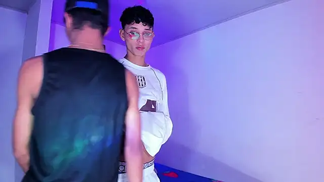 Snapshot of boyswantingplay chatting on February 6, 2026, 7:34 am boyswantingplay online show from February 6, 2026, 7:34 am