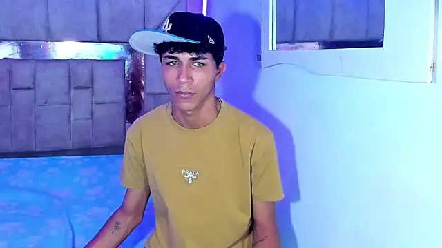 Snapshot of boyswantingplay chatting on February 16, 2026, 11:01 pm boyswantingplay online show from February 16, 2026, 11:01 pm