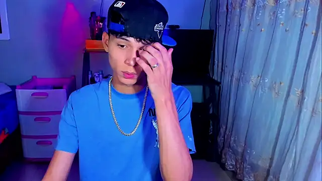 Snapshot of boyswantingplay chatting on February 24, 2026, 4:05 pm boyswantingplay online show from February 24, 2026, 4:05 pm