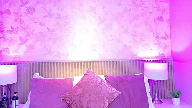 AdelineJhones online show from October 31, 2025, 1:34 pm