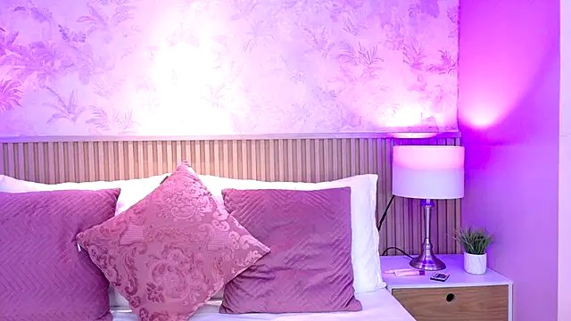 AdelineJhones online show from November 3, 2025, 1:56 pm