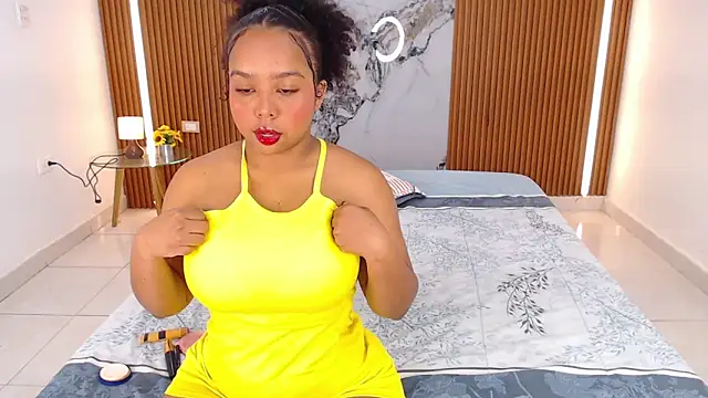 rosselyn  online show from February 22, 2026, 12:04 pm