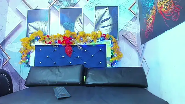 Snapshot of Room_boys_hot chatting on December 16, 2025, 2:11 pm Room boys hot online show from December 16, 2025, 2:11 pm