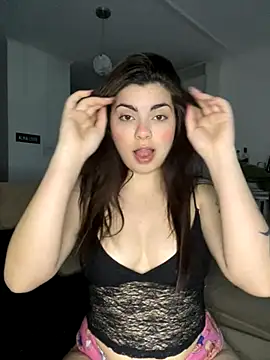 dorneles20 online show from November 18, 2025, 4:28 am