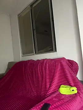 dorneles20 online show from December 16, 2025, 11:54 pm