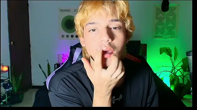 Habel  moretti online show from February 21, 2026, 7:37 pm