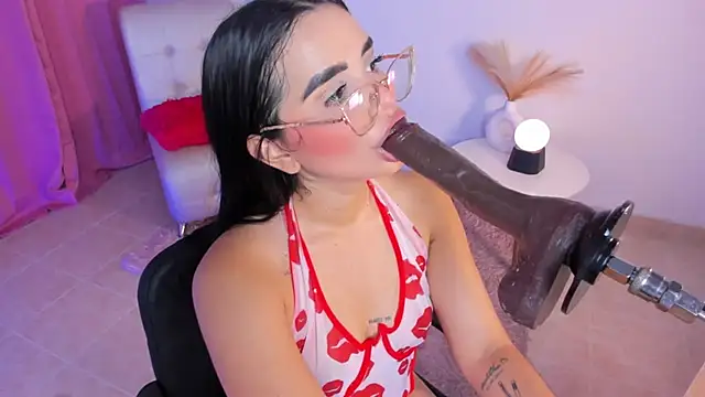 laana foxx online show from October 28, 2025, 3:21 am