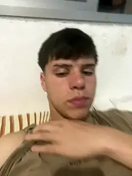 Snapshot of lucaaa_01 chatting on October 22, 2025, 6:24 am lucaaa 01 online show from October 22, 2025, 6:24 am