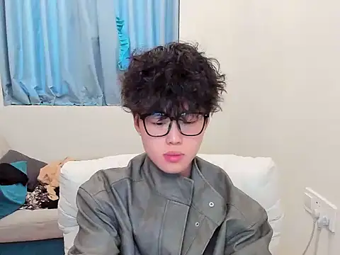 L1kuto online show from November 8, 2025, 8:25 am