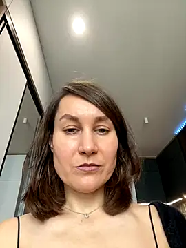 AliceLili online show from October 26, 2025, 9:59 am