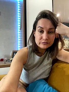 AliceLili online show from November 1, 2025, 10:50 am