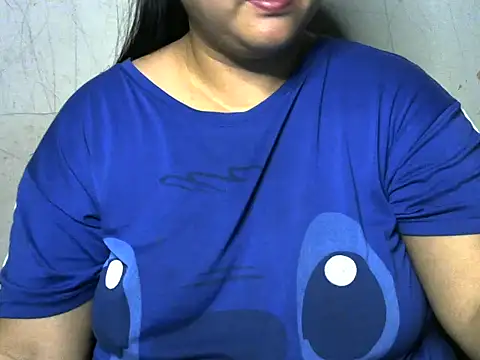 Snapshot of Azaleah30 chatting on October 24, 2025, 2:02 pm Azaleah30 online show from October 24, 2025, 2:02 pm