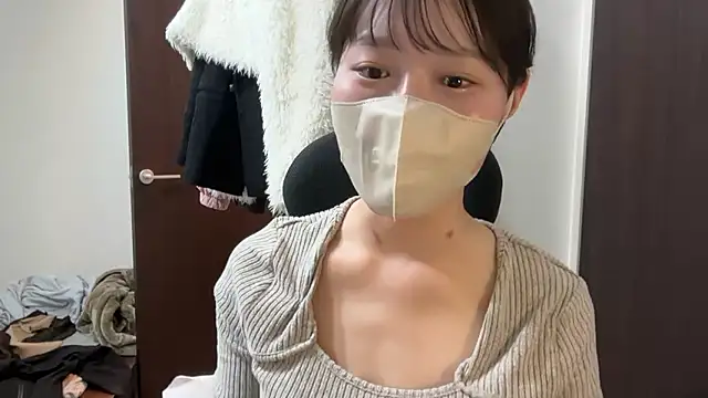 karenchaaan online show from March 15, 2026, 7:47 am