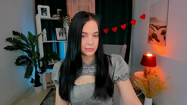 AriaThorn online show from February 18, 2026, 1:40 pm