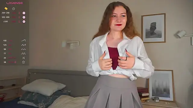 MegganKinson online show from November 17, 2025, 5:13 am