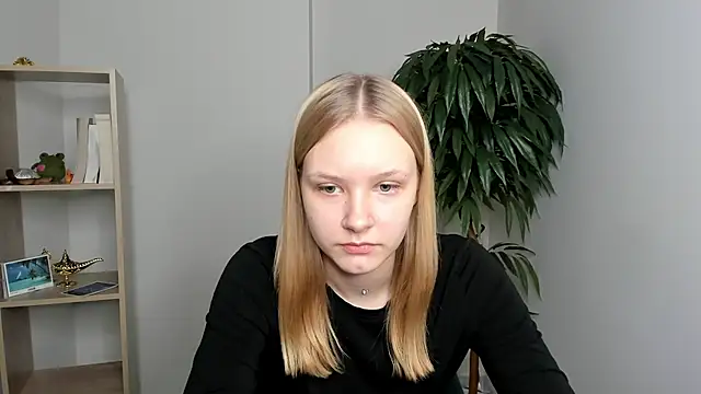 Snapshot of ElissaGlod chatting on October 25, 2025, 7:05 am ElissaGlod online show from October 25, 2025, 7:05 am