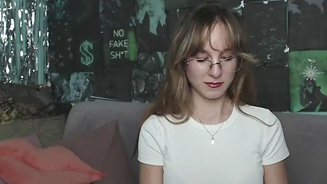 AlishaKellyi online show from October 30, 2025, 5:53 am