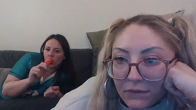 Snapshot of assstrogirl chatting on November 10, 2025, 5:28 am assstrogirl online show from November 10, 2025, 5:28 am