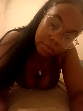 Snapshot of Prettahsantos29 chatting on November 10, 2025, 10:53 pm Prettahsantos29 online show from November 10, 2025, 10:53 pm