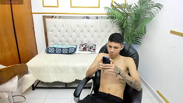 Snapshot of paul_ponce chatting on January 17, 2026, 6:00 pm paul ponce online show from January 17, 2026, 6:00 pm