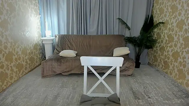 FloraCherry online show from February 12, 2026, 11:38 am