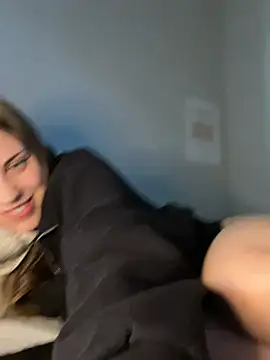 elliepixie online show from April 10, 2026, 11:31 pm