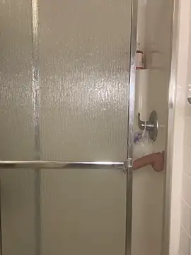 elliepixie online show from April 13, 2026, 11:32 pm