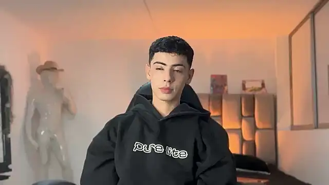 Sebastian Reed online show from March 2, 2026, 5:08 am