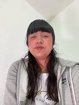 Snapshot of misschloe_ chatting on October 27, 2025, 1:59 pm misschloe  online show from October 27, 2025, 1:59 pm