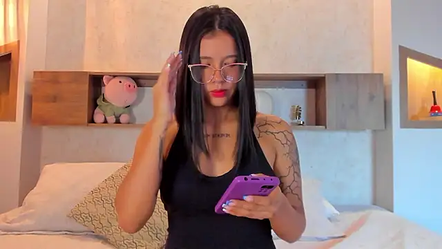 Snapshot of sophie_duval chatting on February 24, 2026, 9:35 pm sophie duval online show from February 24, 2026, 9:35 pm