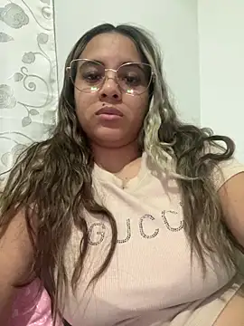 Snapshot of sofia_montclair chatting on November 18, 2025, 8:24 pm sofia montclair online show from November 18, 2025, 8:24 pm