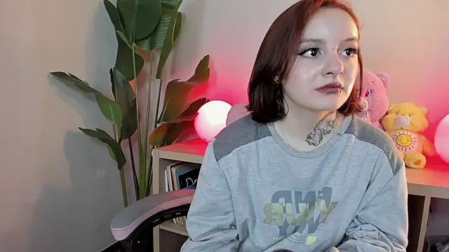 lexirouge   online show from October 29, 2025, 12:40 pm