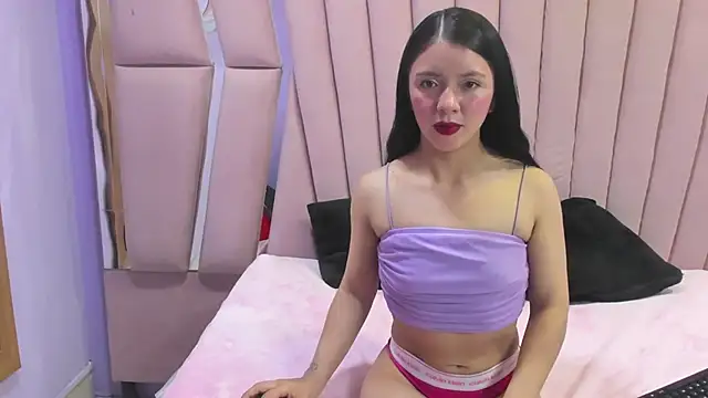 JulietaDiamond online show from November 5, 2025, 8:42 pm