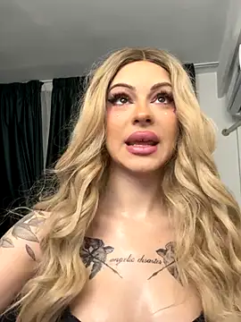 NovaPearl online show from October 30, 2025, 6:52 pm