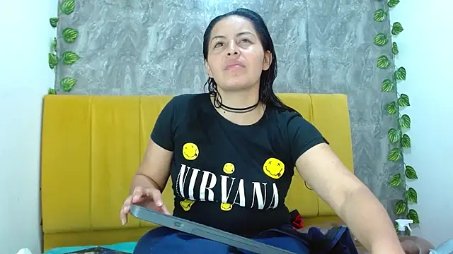 amara leoncm online show from November 14, 2025, 3:49 am