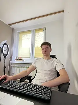 danielxfun online show from December 22, 2025, 9:50 am