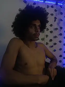 Snapshot of aaron_play chatting on November 5, 2025, 1:55 pm aaron play online show from November 5, 2025, 1:55 pm