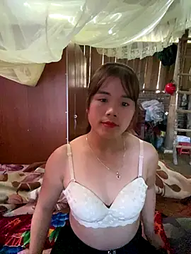 nachi-baby online show from October 28, 2025, 1:20 am