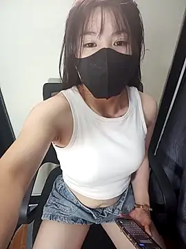 Cherry Le02 online show from February 6, 2026, 6:44 pm