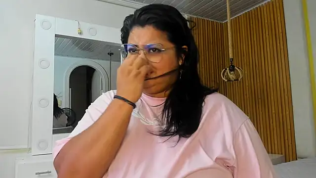 Hanna curvy  online show from November 16, 2025, 12:00 pm