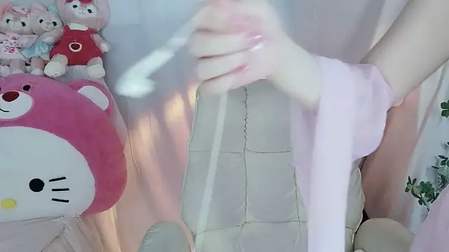 -zhuzhu-999- online show from November 9, 2025, 9:24 pm